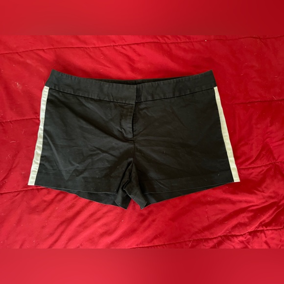 Express black and white shorts - Picture 1 of 4